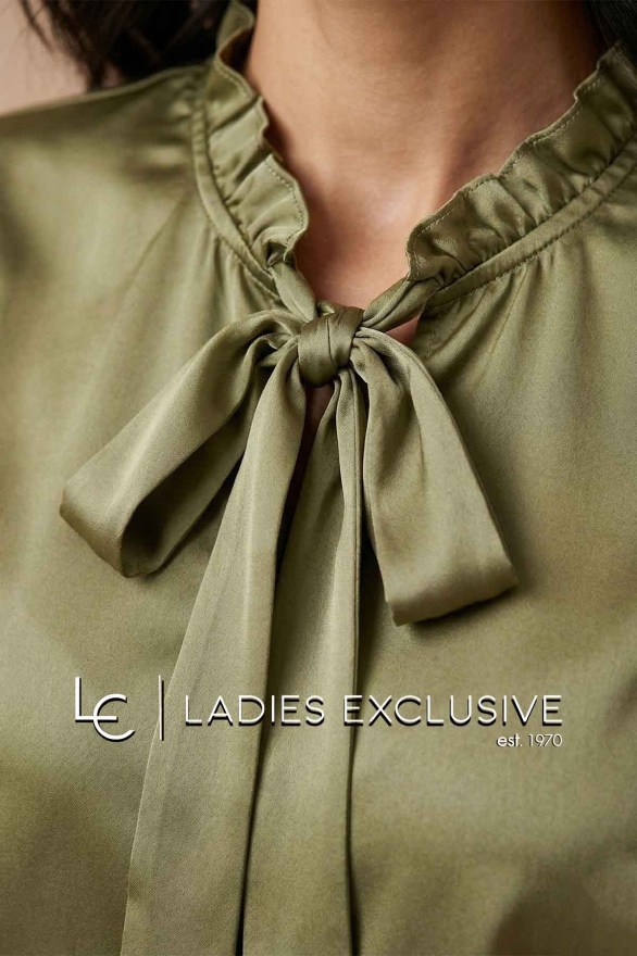 ESTEL Μπλούζα σατέν με κοφτό μανίκι